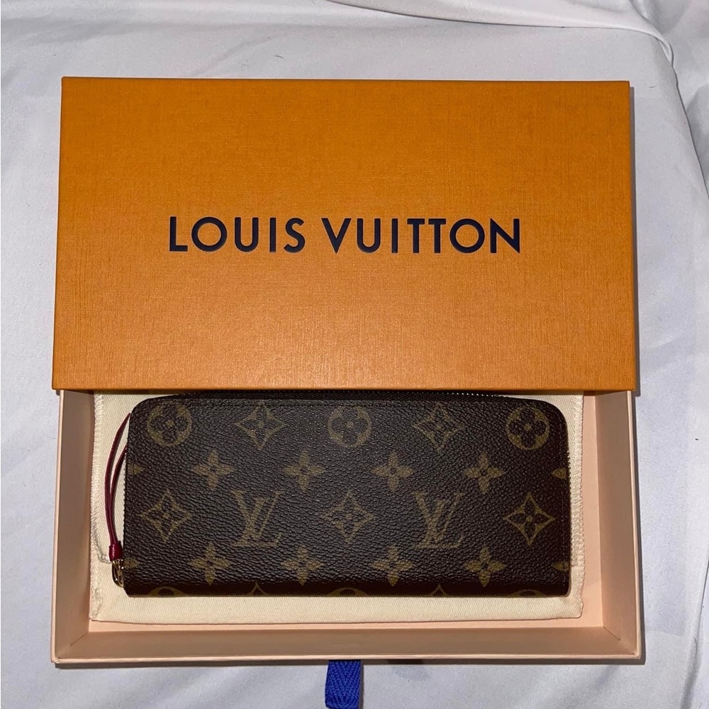 Louis Vuitton Clèmence Wallet — EXCELLENT Condition!